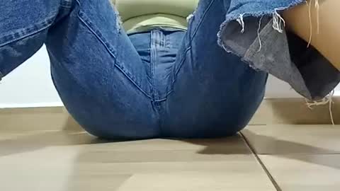 Snapshot of sunshine_days chatting on 11-14-25, 07:01 Annie online show from 11-14-25, 07:01