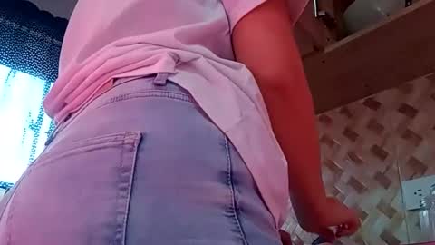 Snapshot of sunshine_days chatting on 12-03-25, 07:12 Annie online show from 12-03-25, 07:12