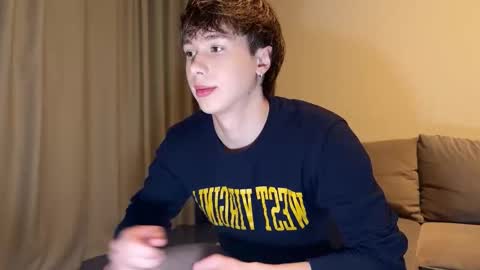 Snapshot of sunshinealex chatting on 12-14-25, 05:46 sunshinealex online show from 12-14-25, 05:46