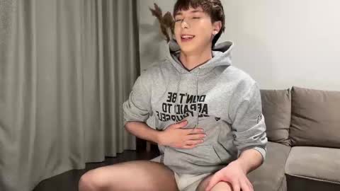 Snapshot of sunshinealex chatting on 12-15-25, 01:32 sunshinealex online show from 12-15-25, 01:32