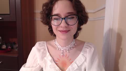 Snapshot of sunshinehella chatting on 11-30-25, 08:29 Hella online show from 11-30-25, 08:29