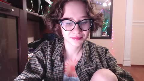 Snapshot of sunshinehella chatting on 01-09-26, 03:26 Hella online show from 01-09-26, 03:26