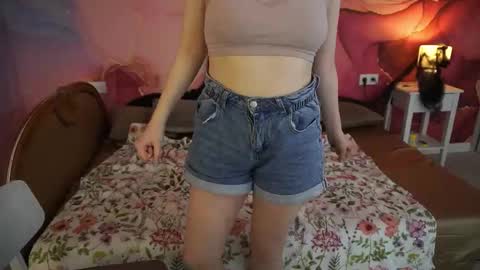 Lola online show from 11-03-25, 07:20