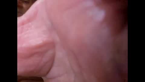 Snapshot of suntroll chatting on 12-30-24, 10:32 Suntroll online show from 12-30-24, 10:32