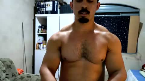 Snapshot of superbigmr chatting on 08-05-26, 01:41 james online show from 08-05-26, 01:41