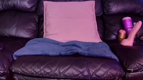 Snapshot of superduty5speed chatting on 12-08-24, 08:04 Thomas online show from 12-08-24, 08:04