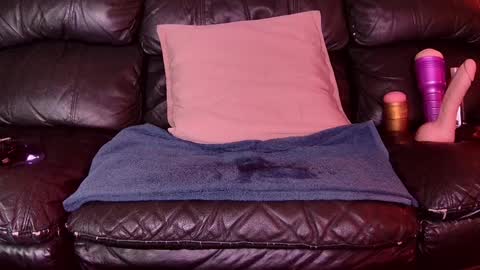 Snapshot of superduty5speed chatting on 01-04-25, 05:16 Thomas online show from 01-04-25, 05:16