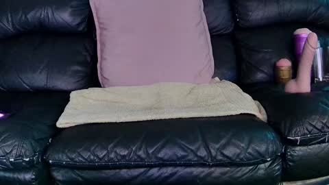 Snapshot of superduty5speed chatting on 01-05-25, 08:10 Thomas online show from 01-05-25, 08:10