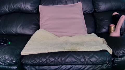 Snapshot of superduty5speed chatting on 01-06-25, 04:26 Thomas online show from 01-06-25, 04:26