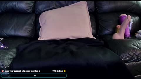 Snapshot of superduty5speed chatting on 02-09-25, 01:22 Thomas online show from 02-09-25, 01:22