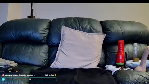 Snapshot of superduty5speed chatting on 10-01-25, 05:02 Thomas online show from 10-01-25, 05:02