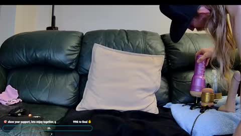 Snapshot of superduty5speed chatting on 10-05-25, 06:50 Thomas online show from 10-05-25, 06:50