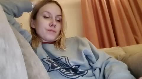 Snapshot of supereasyx chatting on 01-14-25, 02:00 Annie online show from 01-14-25, 02:00