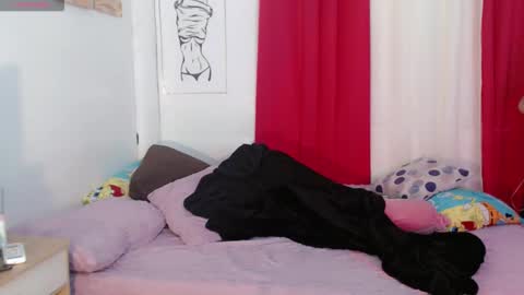 Snapshot of superhotvaleria chatting on 09-12-25, 09:48 Im val online show from 09-12-25, 09:48