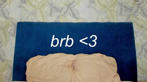 Una online show from 01-18-25, 05:10