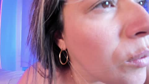 Susan  Everyday From 0530 to 1430 Col Time online show from 01-21-25, 04:58