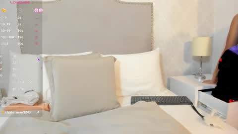 Snapshot of susanthomass chatting on 11-19-25, 07:36 susanthomass online show from 11-19-25, 07:36