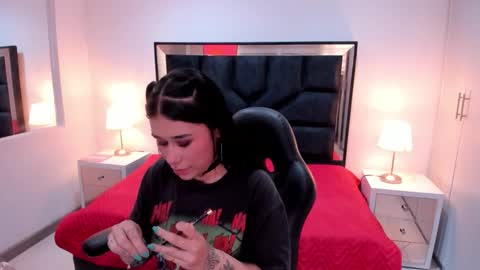 susanvilla online show from 11-13-25, 07:46