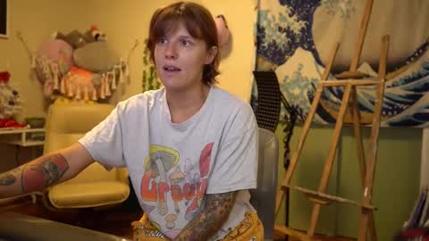 Snapshot of sushifox chatting on 11-18-25, 06:23 online show from 11-18-25, 06:23