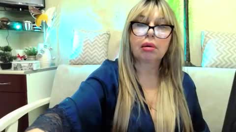 Snapshot of susiexnoreen chatting on 02-15-26, 07:16 SusiexNoreen online show from 02-15-26, 07:16