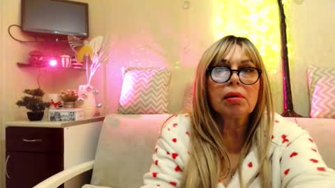 Snapshot of susiexnoreen chatting on 02-19-26, 11:06 SusiexNoreen online show from 02-19-26, 11:06