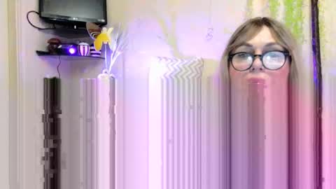 Snapshot of susiexnoreen chatting on 02-27-26, 04:18 SusiexNoreen online show from 02-27-26, 04:18