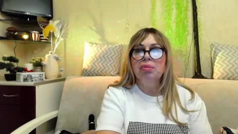 Snapshot of susiexnoreen chatting on 03-01-26, 03:47 SusiexNoreen online show from 03-01-26, 03:47