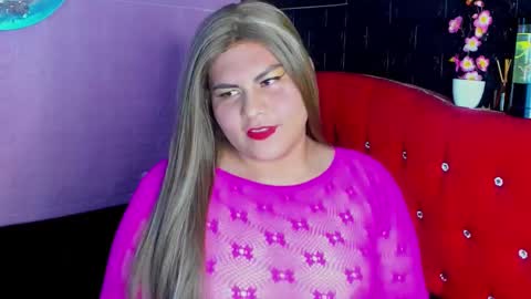 Snapshot of sussan__dirty chatting on 10-22-25, 12:00 Sussan online show from 10-22-25, 12:00