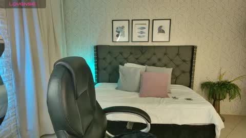 Snapshot of sussy__stone chatting on 12-08-24, 12:41 online show from 12-08-24, 12:41