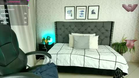 Snapshot of sussy__stone chatting on 12-30-24, 03:24 online show from 12-30-24, 03:24