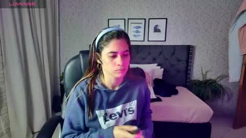 Snapshot of sussy__stone chatting on 01-04-25, 12:27 online show from 01-04-25, 12:27