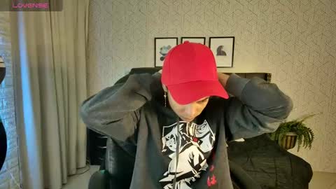 Snapshot of sussy__stone chatting on 01-15-25, 01:09 online show from 01-15-25, 01:09