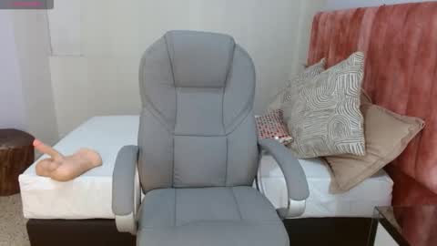 sussy leon online show from 09-19-25, 12:39