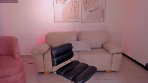 Snapshot of sussybell_ chatting on 09-30-25, 09:09 Sussy Bell online show from 09-30-25, 09:09