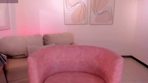 Snapshot of sussybell_ chatting on 10-02-25, 07:43 Sussy Bell online show from 10-02-25, 07:43