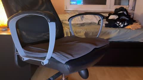 Snapshot of sutlac90 chatting on 12-23-24, 01:18 sutlac90 online show from 12-23-24, 01:18