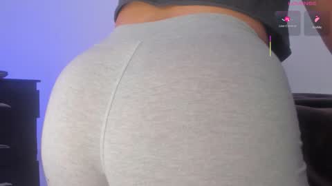 Snapshot of suzanana chatting on 10-10-25, 06:40 suzanana online show from 10-10-25, 06:40