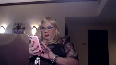 Snapshot of suzannebanci chatting on 12-20-24, 02:49 My name is Sissy or more fully Suzanna Aprilia Maria Mariquita Catarina Chinita Banci. Soy una puta - que chimba ladybug online show from 12-20-24, 02:49