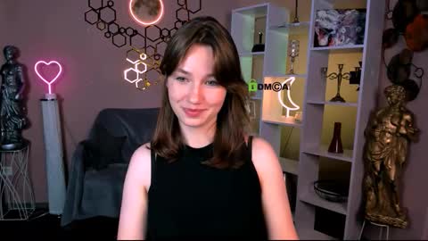suzi_love online show from 10-17-25, 07:16