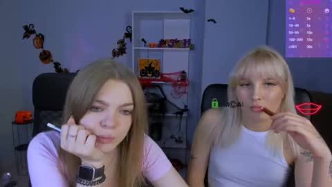suzi_love online show from 10-21-25, 07:47