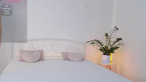 Suzi online show from 10-04-25, 01:31