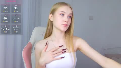 Suzi online show from 11-11-25, 02:28