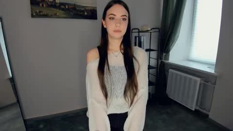 Snapshot of suzy_pictures_ chatting on 12-15-25, 08:51 Sabrina online show from 12-15-25, 08:51