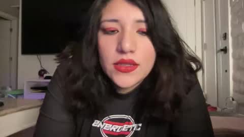 Snapshot of suzyishellawet chatting on 01-19-26, 05:55 Suzy online show from 01-19-26, 05:55