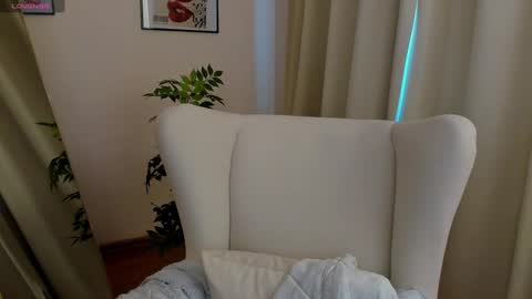 Suzy  next stream  Thursday Friday Saturday online show from 02-20-25, 05:55