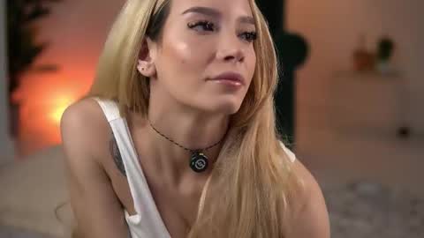 SweetLuna online show from 04-11-26, 03:00