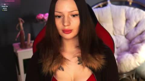 Snapshot of swan_megan chatting on 02-28-26, 10:49 Megan online show from 02-28-26, 10:49