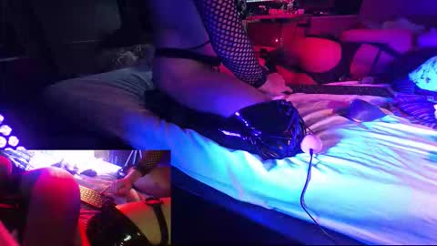 Snapshot of sweat_as_candy chatting on 11-02-25, 01:52 Johnny Cum Lover online show from 11-02-25, 01:52