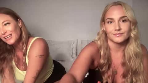 Snapshot of swedish_candii chatting on 09-19-25, 09:15 Swedish Candii online show from 09-19-25, 09:15