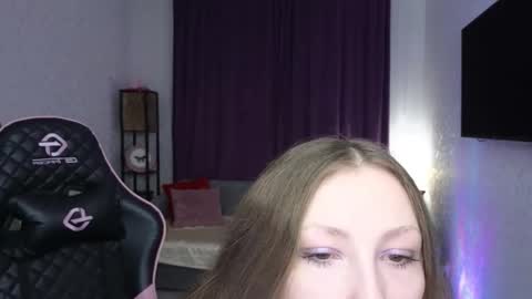 Snapshot of sweeet_lilit chatting on 10-25-25, 09:31 SwitLilit online show from 10-25-25, 09:31